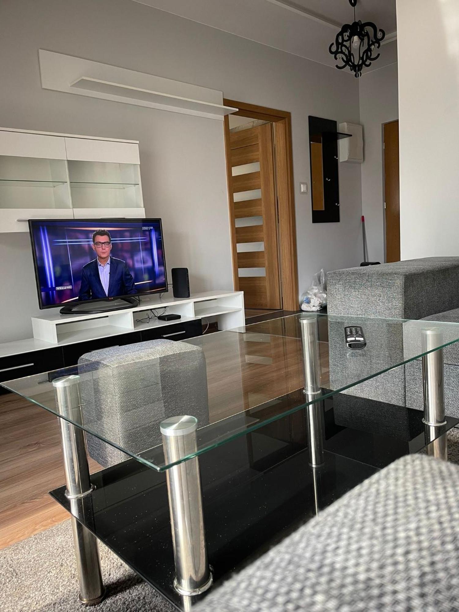 Apartament Laura Z Ogrodkiem 凯尔采 外观 照片