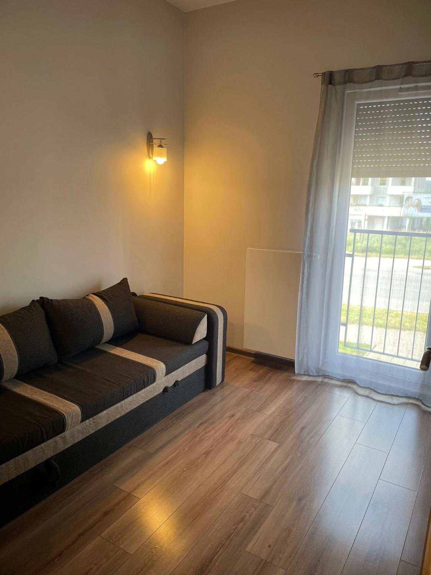 Apartament Laura Z Ogrodkiem 凯尔采 外观 照片
