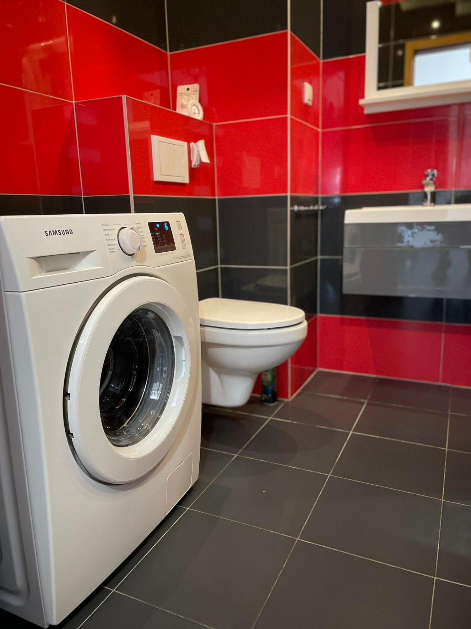 Apartament Laura Z Ogrodkiem 凯尔采 外观 照片